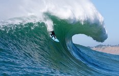 Mavericks surfing