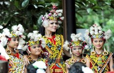 Traditional Outfit Of Sarawak People