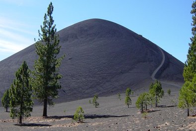 Cinder Cone Volcano, Painted Dunes and Fantastic Lava Bed