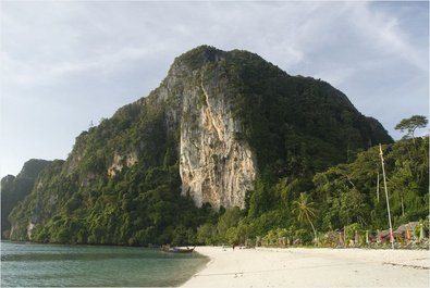 Tonsai Tower climbing